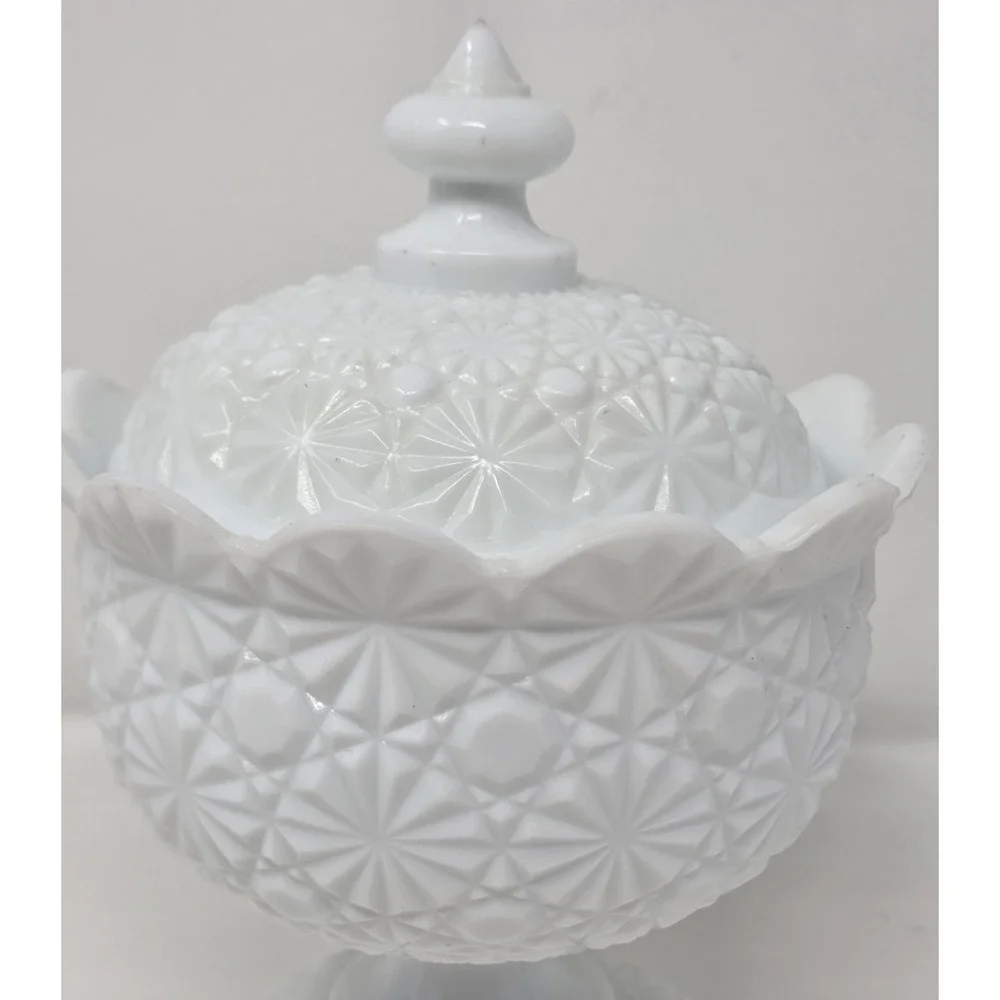Vtg Fenton Milk Glass-Daisy & Button Pattern Lidded Candy Dish Ice Bucket